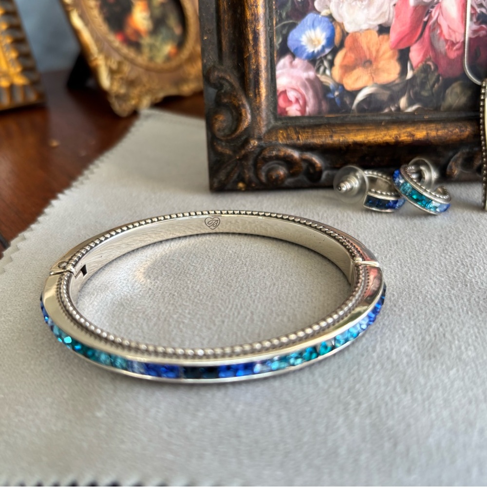 BRIGHTON Blue and Silver Jewelry Set Necklace, earrings, and matching bracelet. - Picture 4 of 7